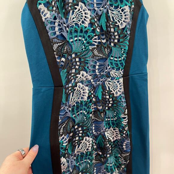 Adelyn Rae Pencil Sheath Bodycon Dress Crochet Geometric Lace Overlay NWOT - Picture 10 of 11